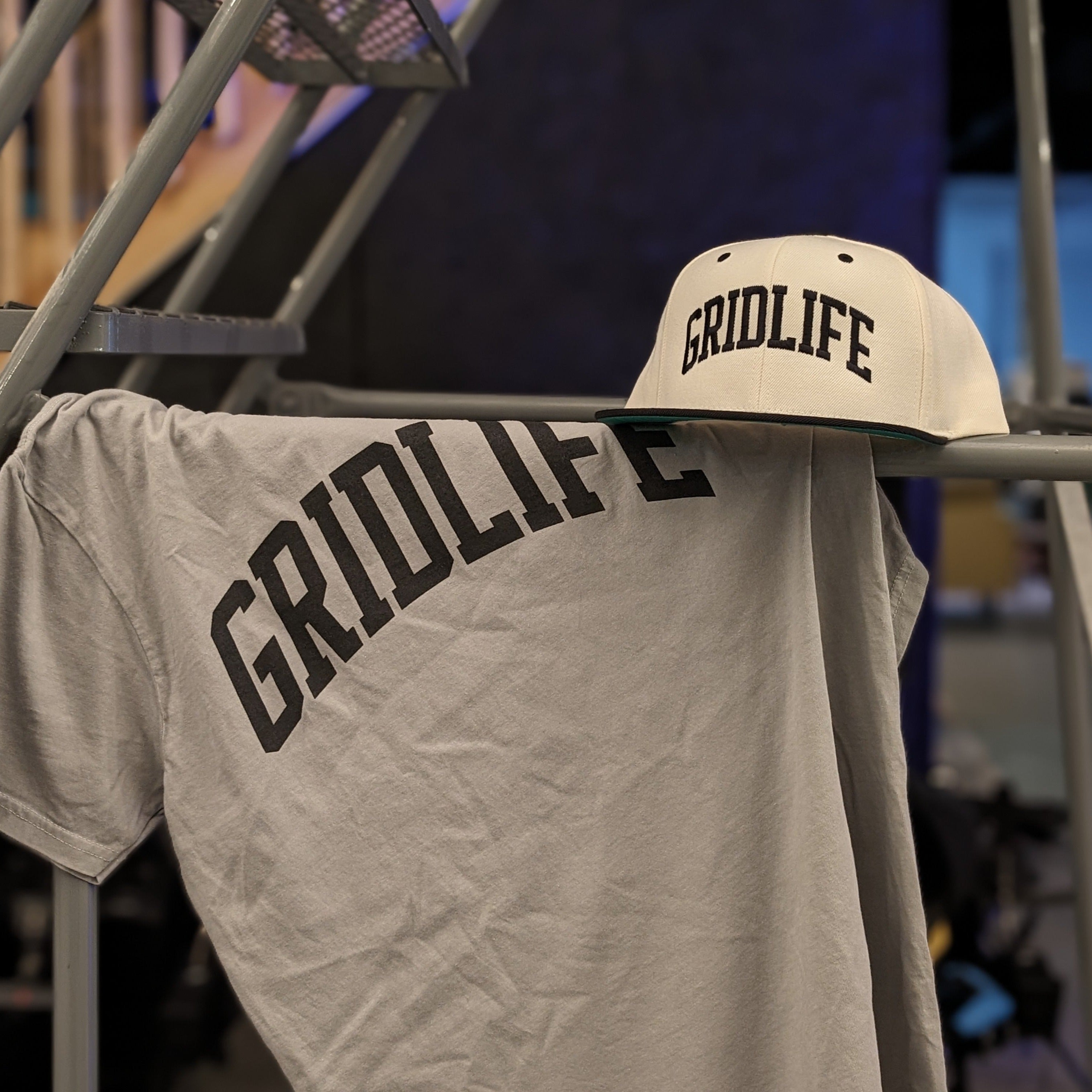 GRIDLIFE college style hat with the matching t-shirt
