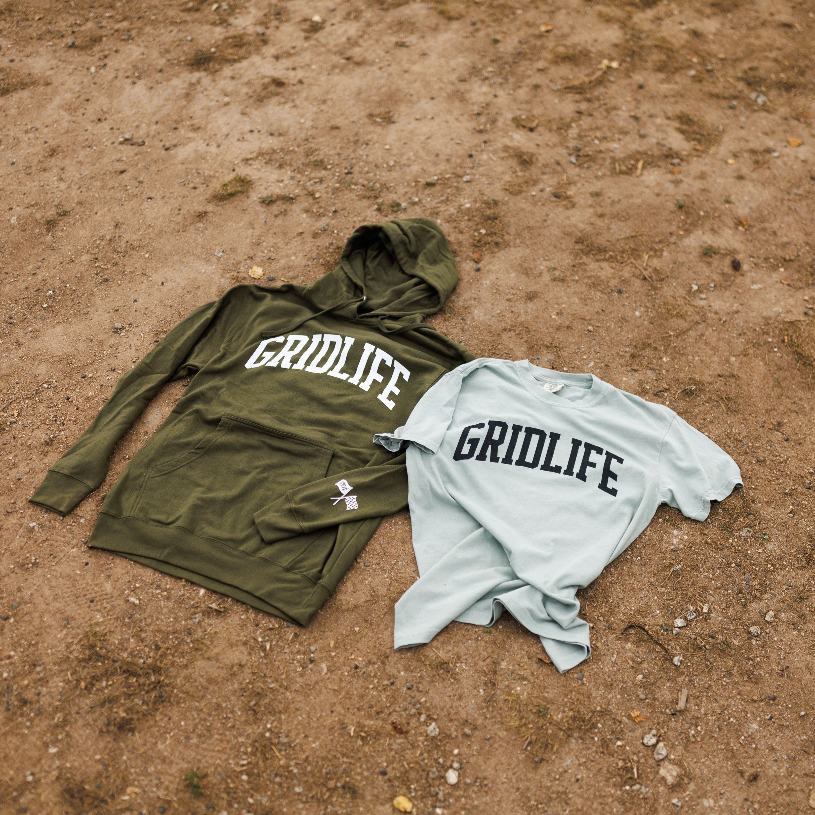 GRIDLIFE college style t-shirt with the matching sweatshirt.